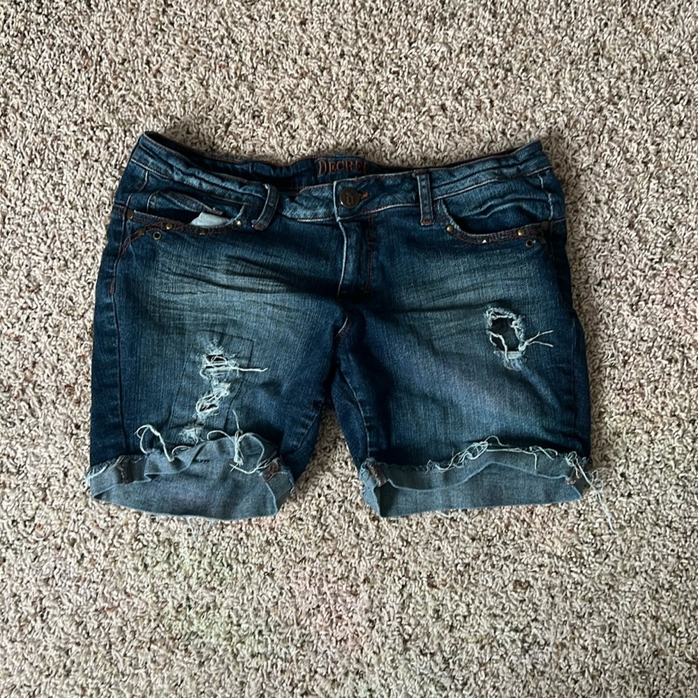 Decree jean shorts